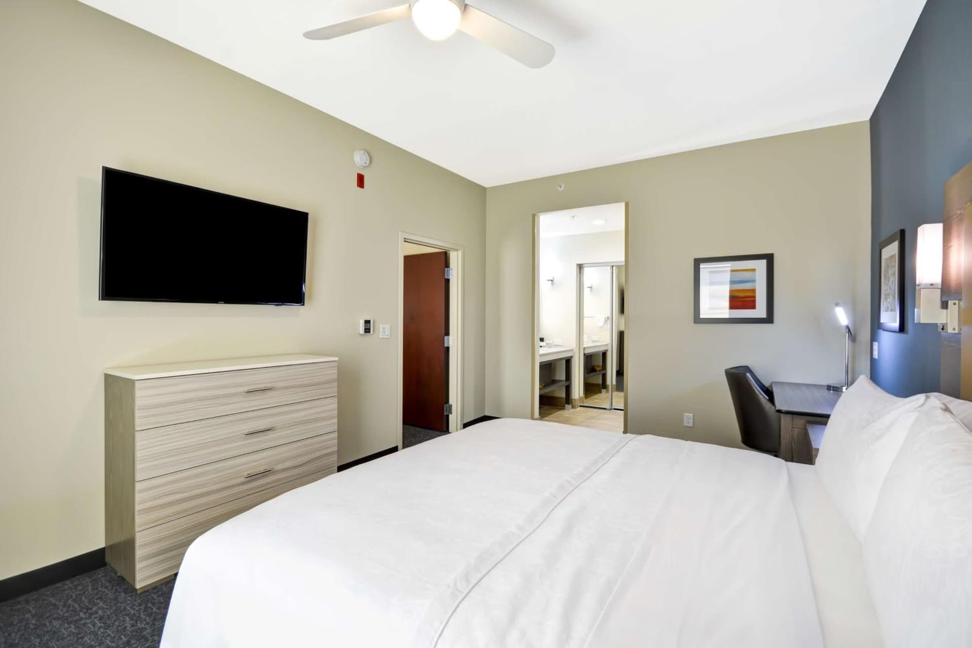 One-Bedroom King Suite - Hearing Access at Homewood Suites by Hilton Orlando Theme Parks in Orlando, FL