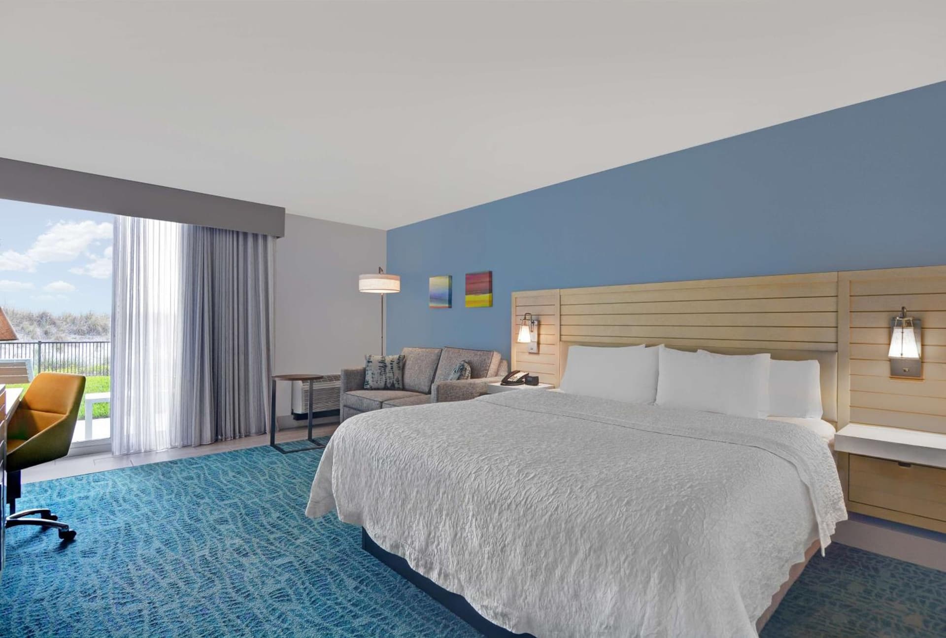 King Room with Ocean View and Roll-in Shower - Mobility Access/Non-Smoking at Hampton Inn Oceanfront Jacksonville Beach in Jacksonville Beach, FL