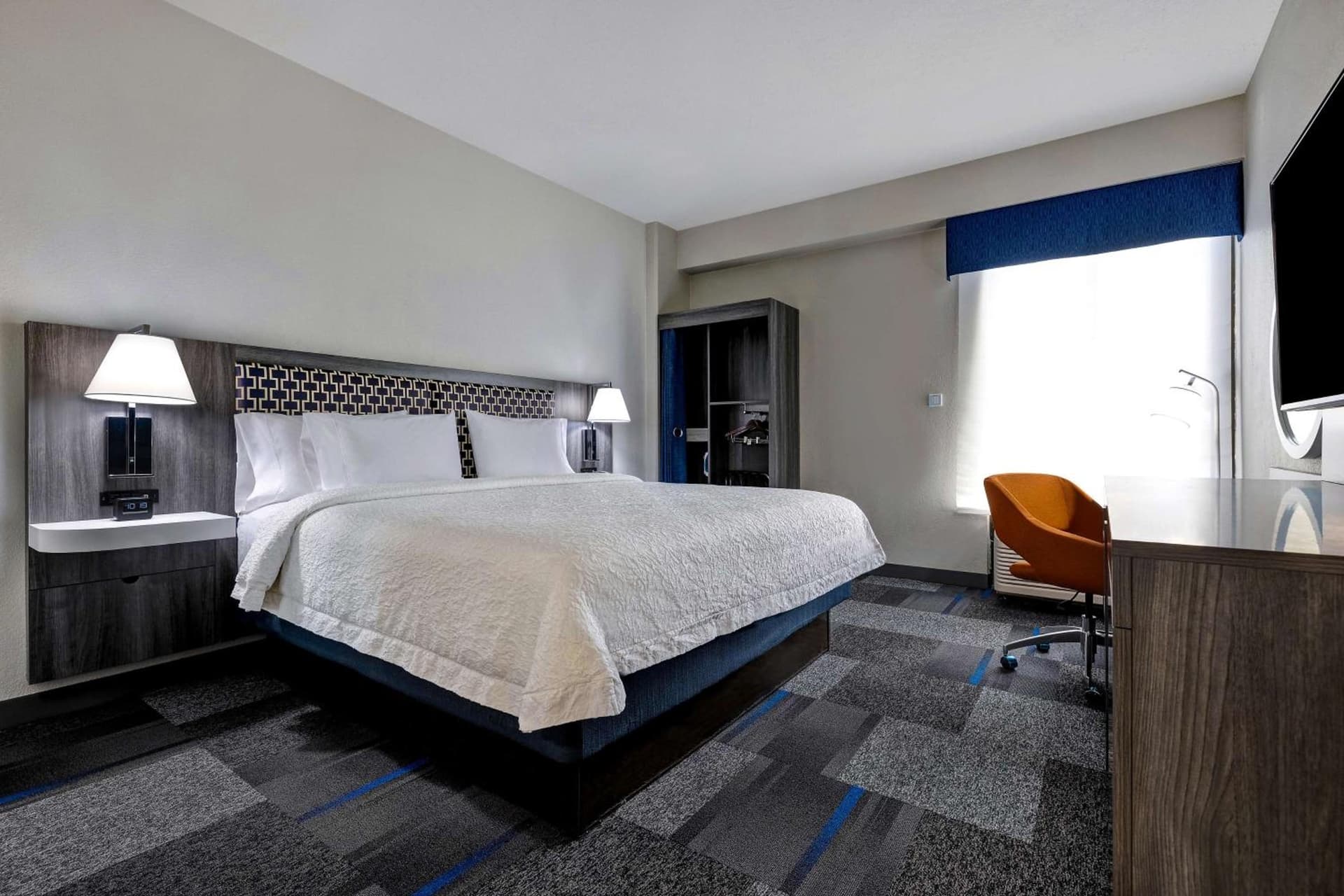 King Room - Hearing Access/Non-Smoking at Hampton Inn San Antonio Downtown in San Antonio, TX