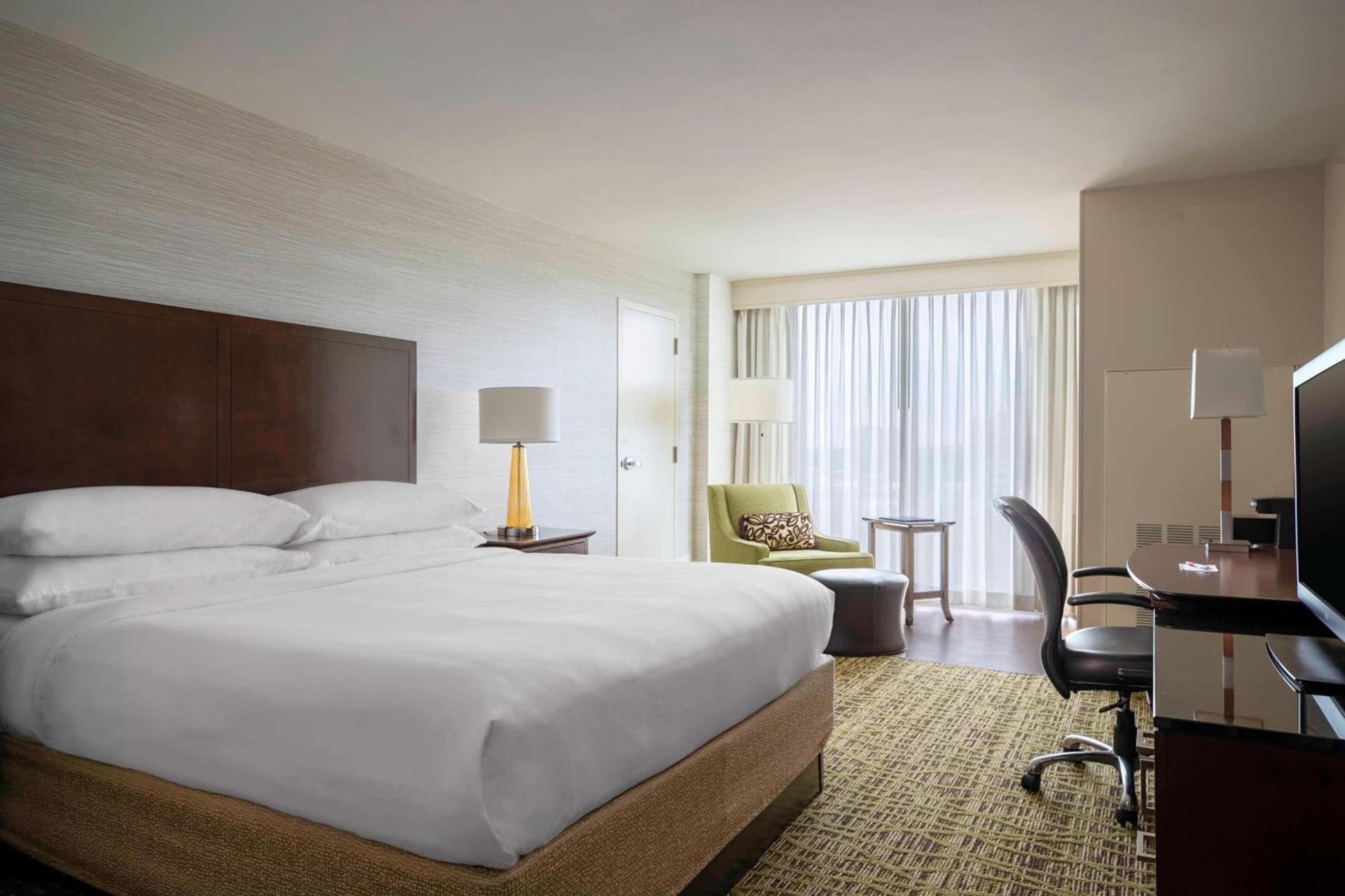 1 King Bed, Guest Room at Atlanta Marriott Perimeter Center in Atlanta, GA