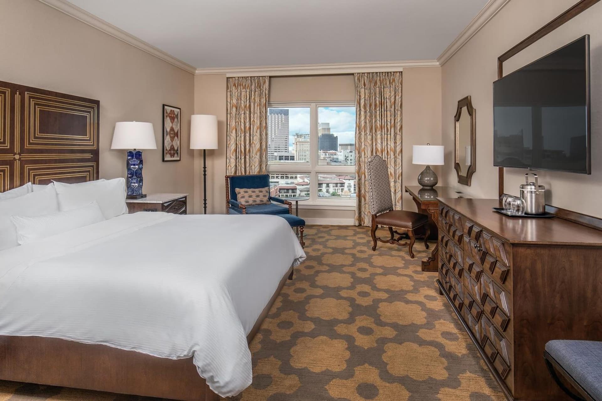 Traditional King, Guest room, 1 King, City view at The Westin Riverwalk, San Antonio in San Antonio, TX
