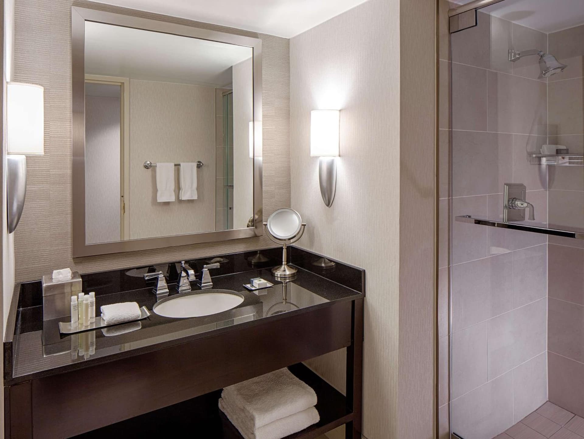 Deluxe King Room at DoubleTree by Hilton Hotel Houston Greenway Plaza in Houston, TX