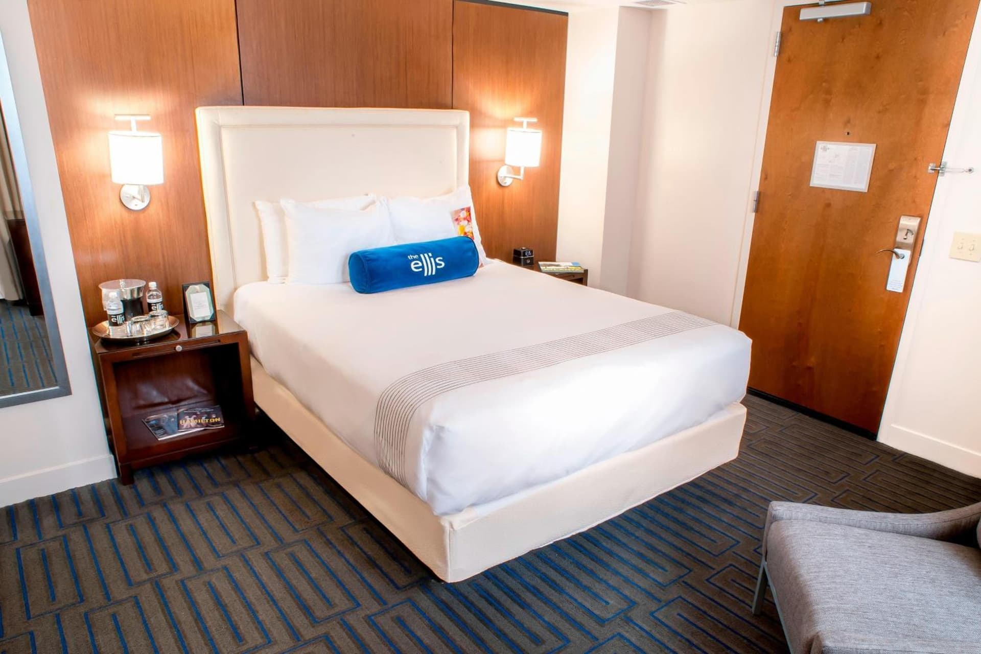 Deluxe, Guest room, 1 Queen at Ellis Hotel, Atlanta, a Tribute Portfolio Hotel in Atlanta, GA
