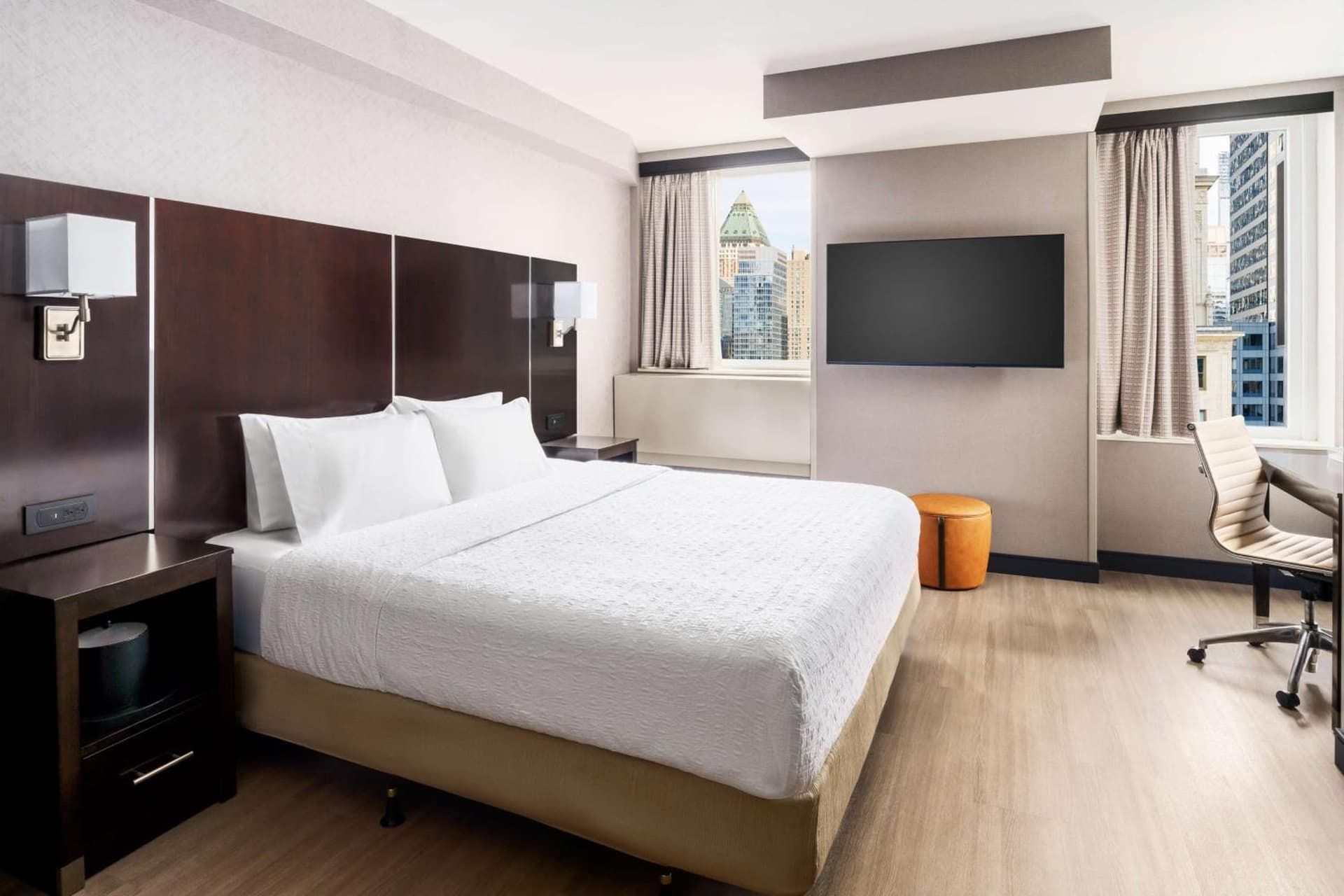 King Room with City View and Mobility/Hearing Access Tub at Hampton Inn Times Square Central in New York, NY