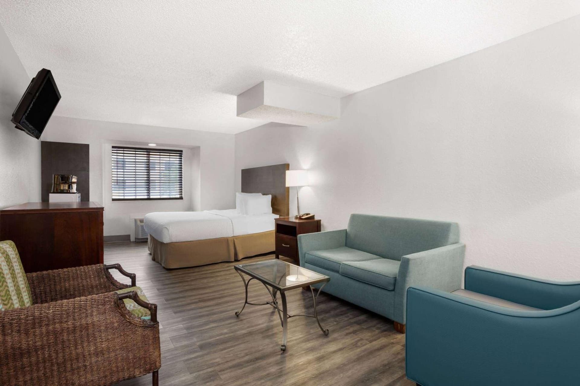 Queen Room - Non-Smoking at Baymont by Wyndham Orlando-International Dr-Universal Blvd in Orlando, FL