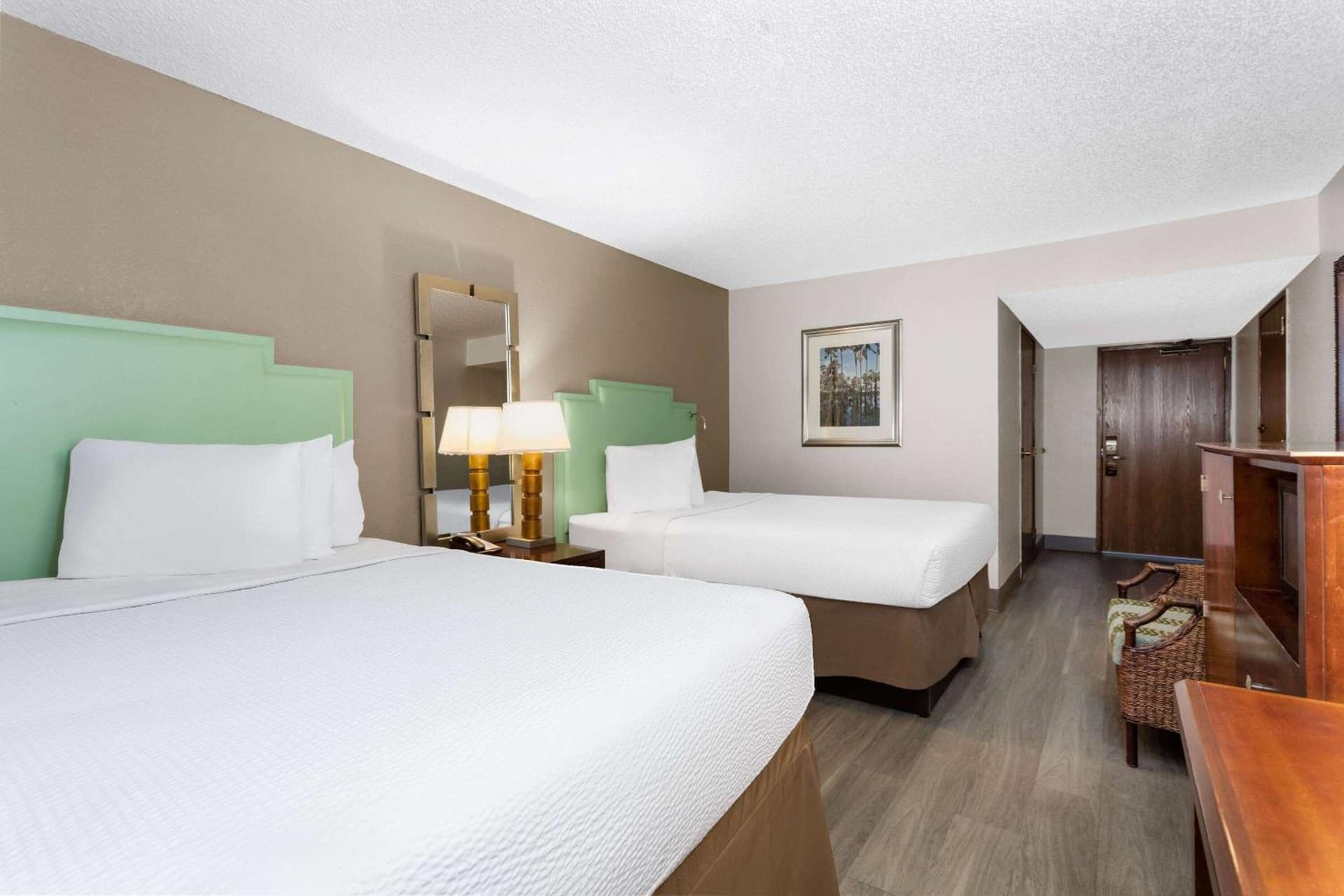 Queen Suite with Tub and Grab Bars - Mobility/Hearing Accessible - Non-Smoking at Baymont by Wyndham Orlando-International Dr-Universal Blvd in Orlando, FL