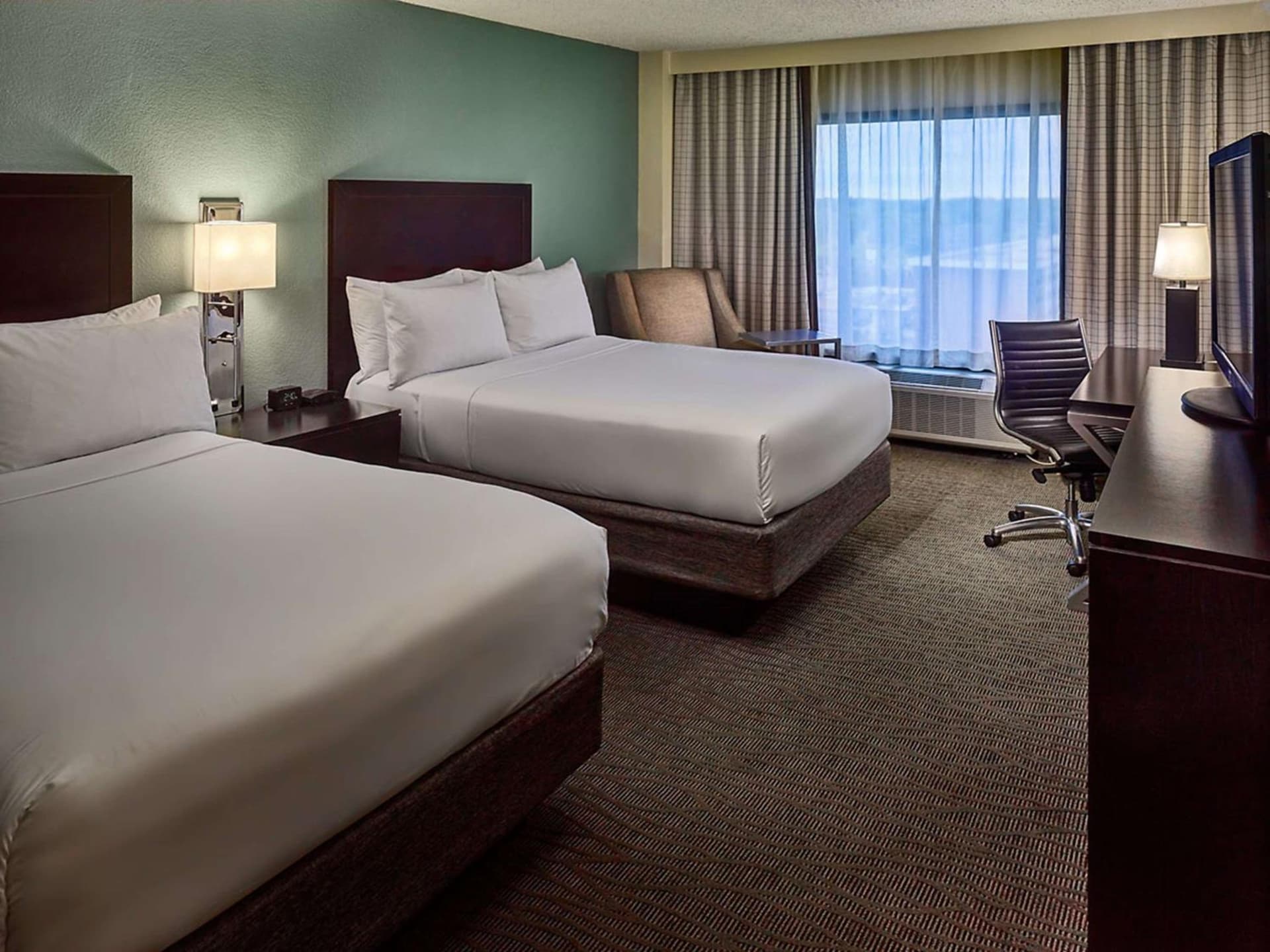 Mobility Accessible Deluxe Double Room with Tub  at Sonesta Atlanta Airport North in Atlanta, GA