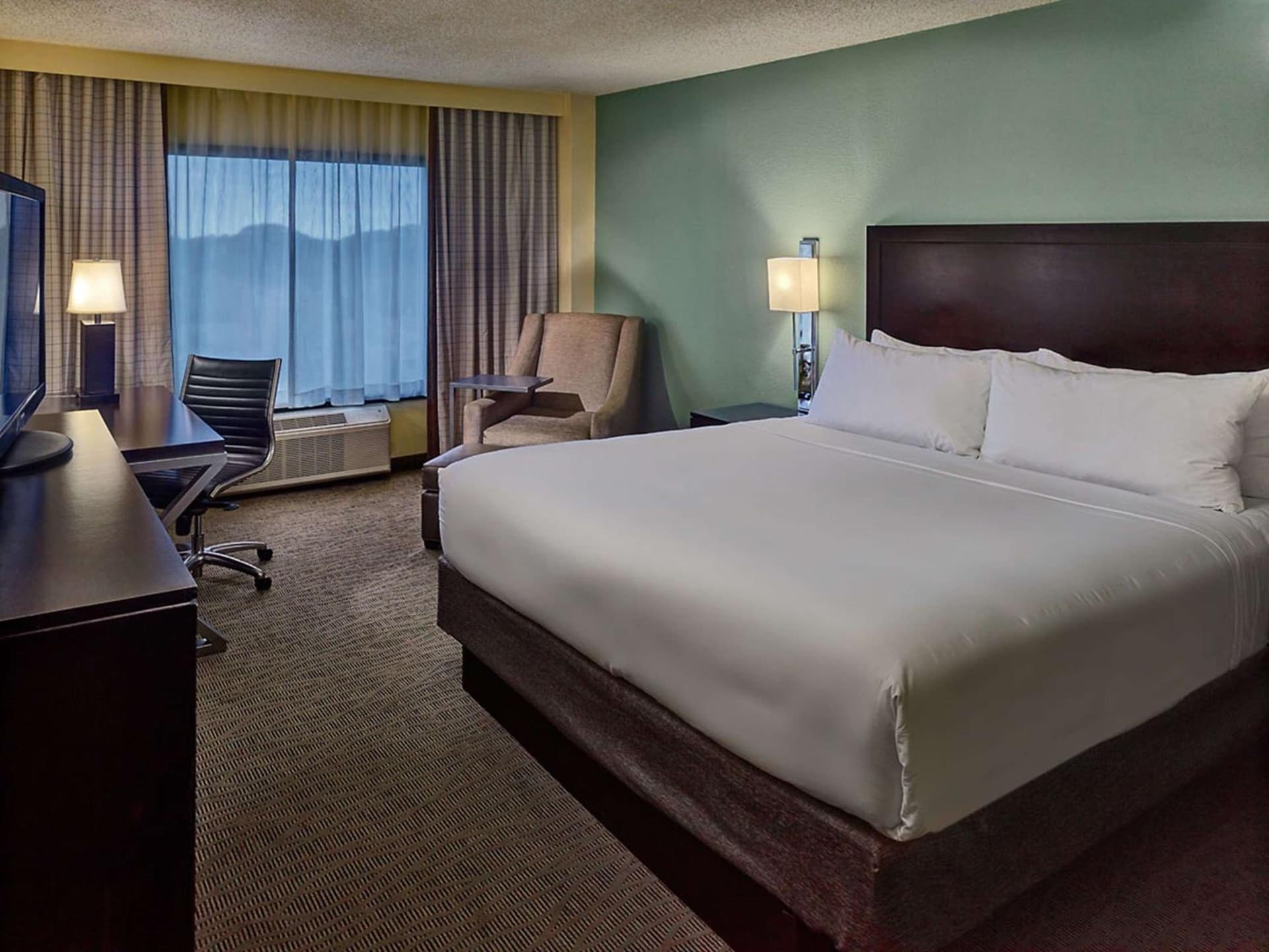 Deluxe King Room at Sonesta Atlanta Airport North in Atlanta, GA