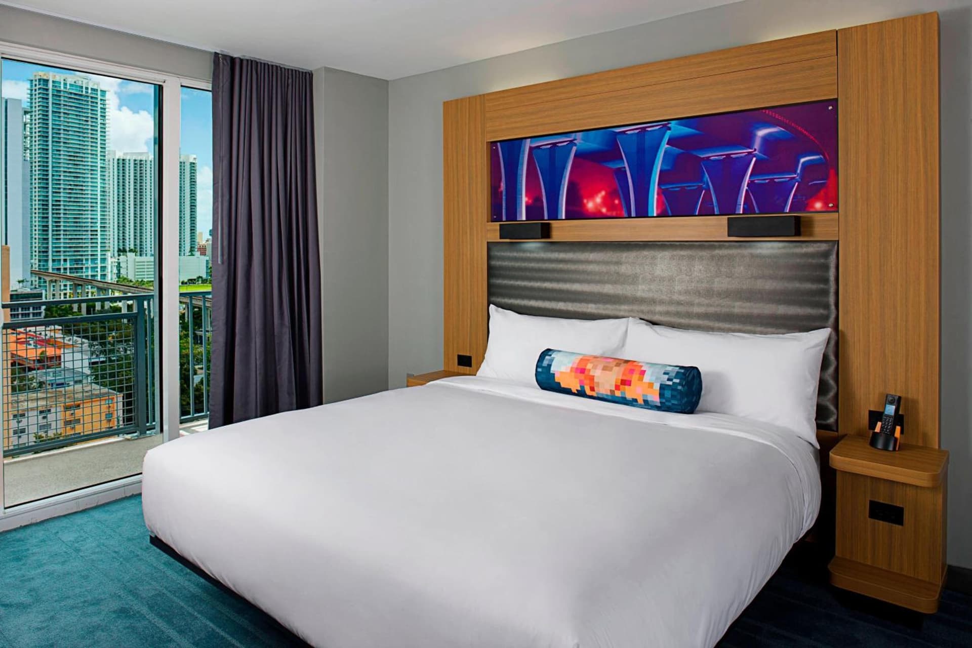 Suite, 1 King, City view, High floor, Balcony at Aloft Miami Brickell in Miami, FL