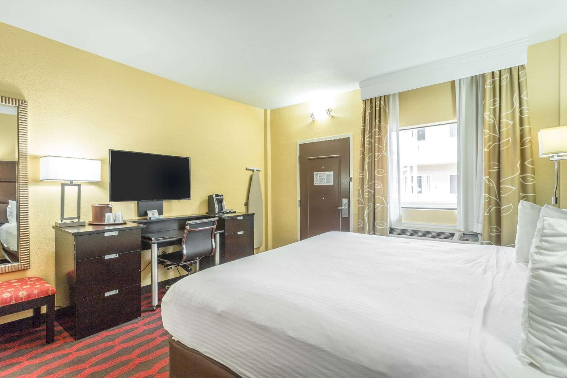 King Room - Non-Smoking at Inn at the Peachtrees, an Ascend Collection Hotel in Atlanta, GA