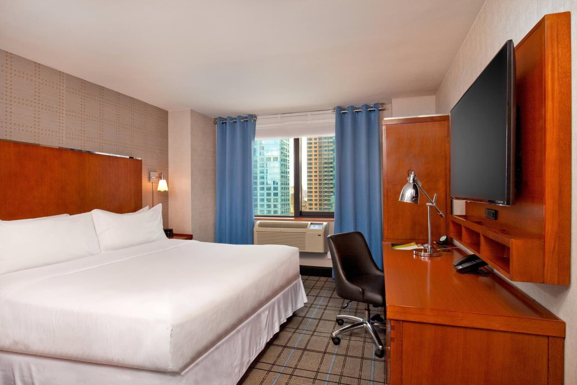 Deluxe King Room at Four Points by Sheraton Midtown - Times Square in New York, NY