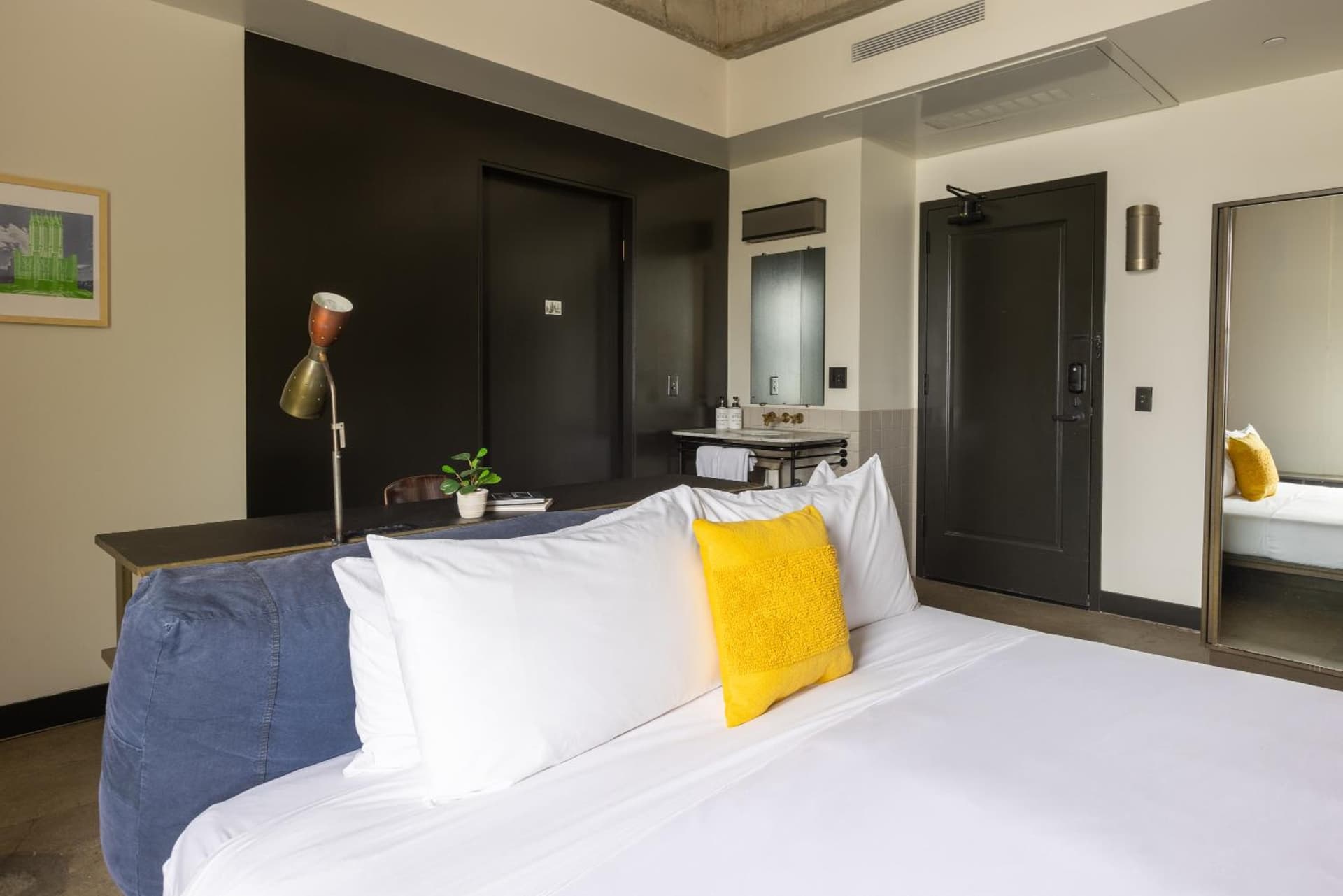 Accessible King Room (Renovated) at STILE Downtown Los Angeles in Los Angeles, CA