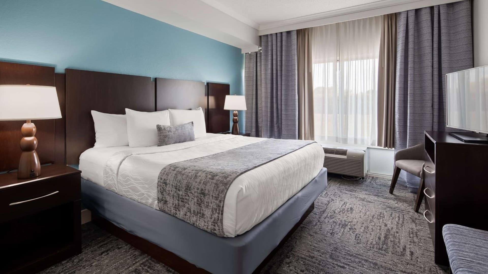 Executive King Suite at Best Western Plus Ambassador Suites in Venice, FL