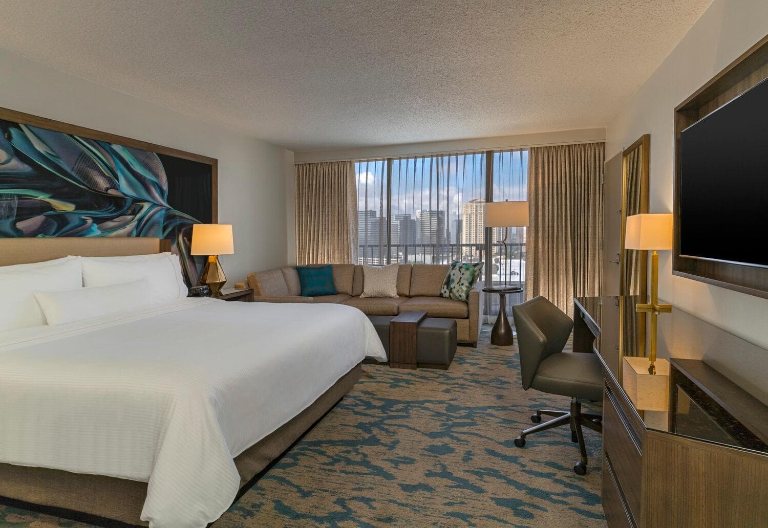 Deluxe, Guest room, 1 King, High floor at The Westin Galleria Houston in Houston, TX