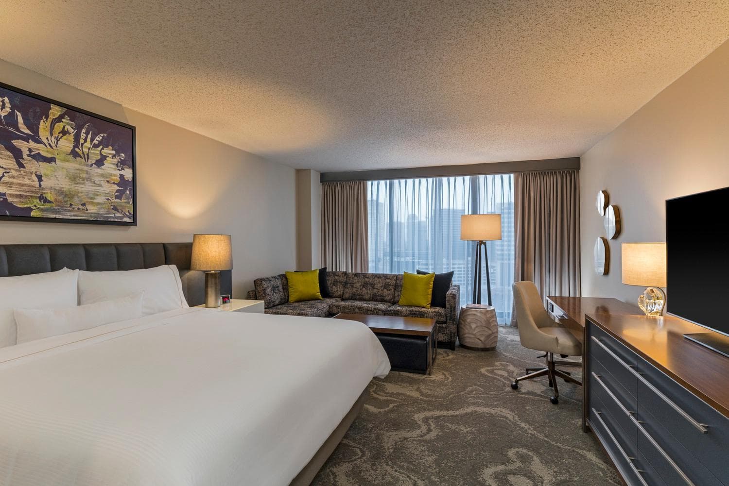 Deluxe, Guest room, 1 King, High floor at The Westin Oaks Houston at the Galleria in Houston, TX