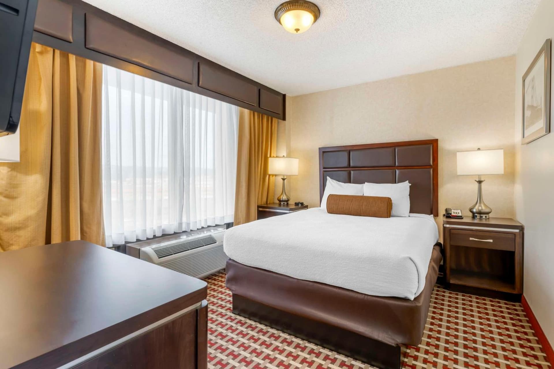 Two-Rooms Executive Queen Suite with One Queen Bed and Sofa Bed - Non-Smoking at Best Western Plus Grosvenor Airport Hotel in South San Francisco, CA
