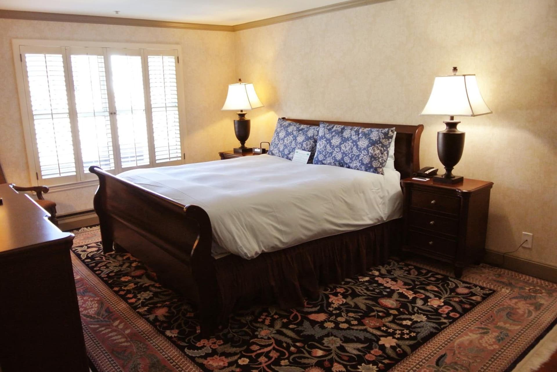Two-Bedroom Suite with Two Double Beds and One Queen Bed at Cow Hollow Inn and Suites in San Francisco, CA