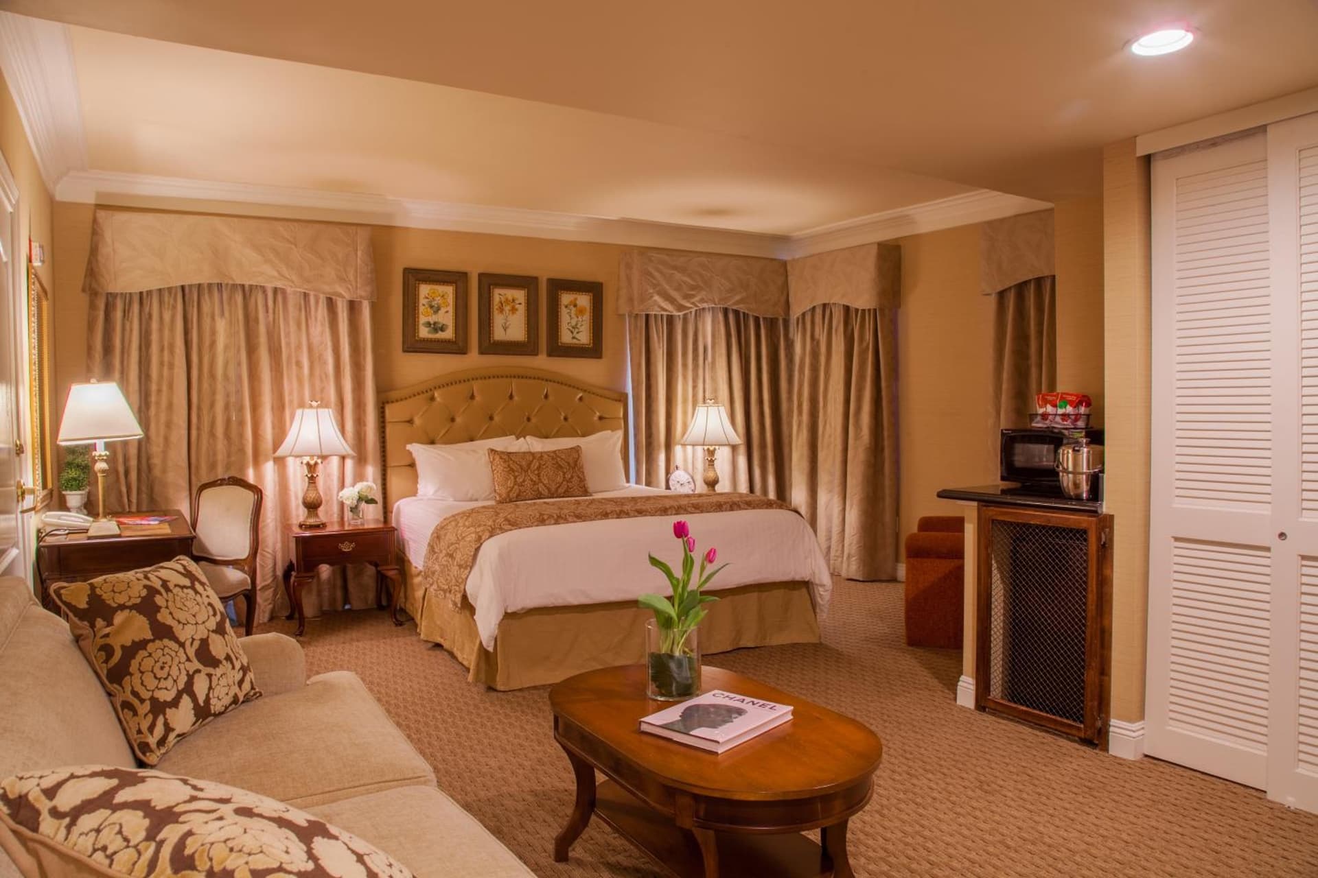 King Room with Mobility Accessible Roll-In Shower and Sofa Bed at Best Western Plus Sunset Plaza Hotel in Los Angeles, CA