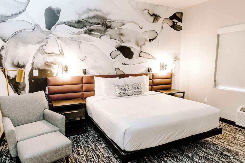 Standard Room, 1 King Bed, Non Smoking at Aiden San Antonio Riverwalk in San Antonio, TX