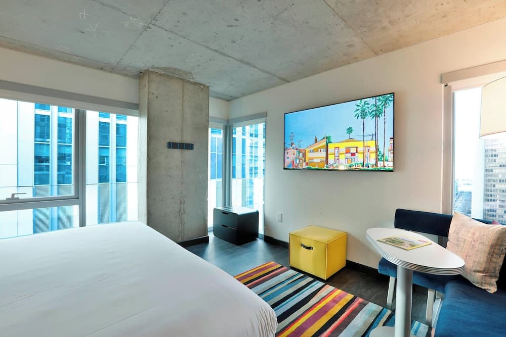 Room, 1 King Bed, City View at Aloft Chicago Mag Mile in Chicago, IL