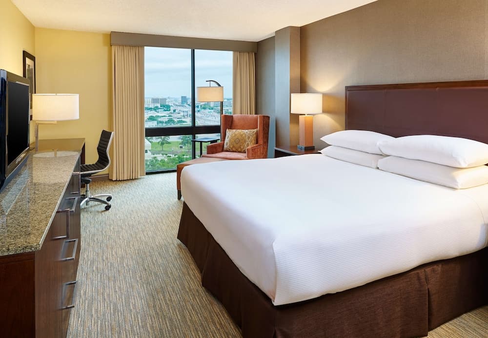 Room, 1 King Bed at DoubleTree by Hilton San Antonio Airport in San Antonio, TX