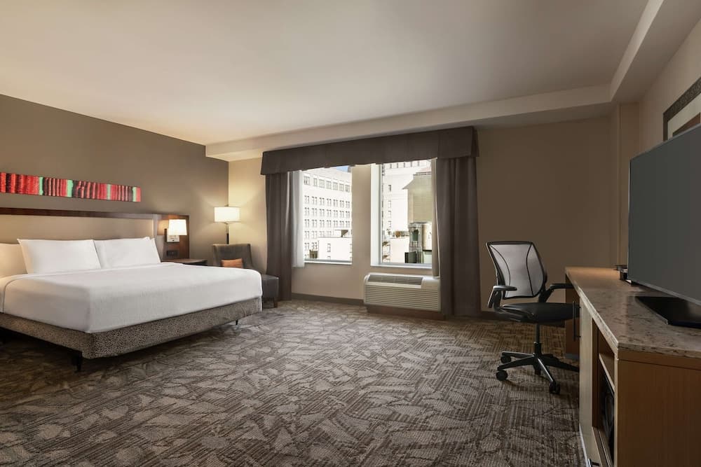 Room, 1 King Bed, Accessible, Bathtub (Mobility & Hearing) at Hilton Garden Inn San Antonio Downtown Riverwalk in San Antonio, TX