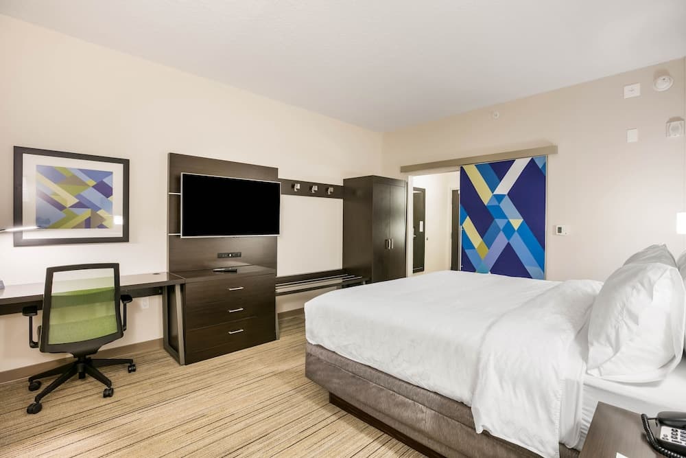 Standard Room, 1 King Bed, Accessible (Communications) at Holiday Inn Express & Suites Jacksonville - Town Center by IHG in Jacksonville, FL