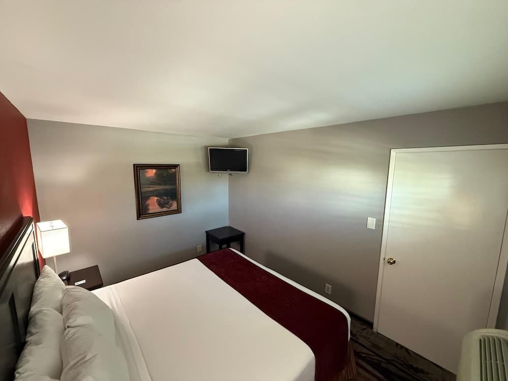 Business Suite at Laguna Hills Lodge-Irvine Spectrum in Laguna Hills, CA