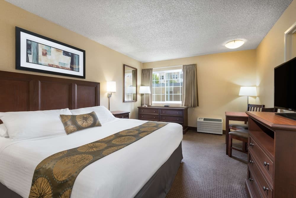 Room, 1 Queen Bed at Travelodge by Wyndham San Francisco Bay in San Francisco, CA