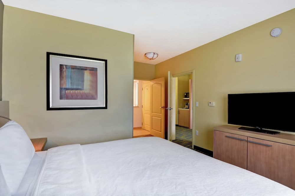 Room at Hilton Garden Inn Orlando Lake Buena Vista in Orlando, FL
