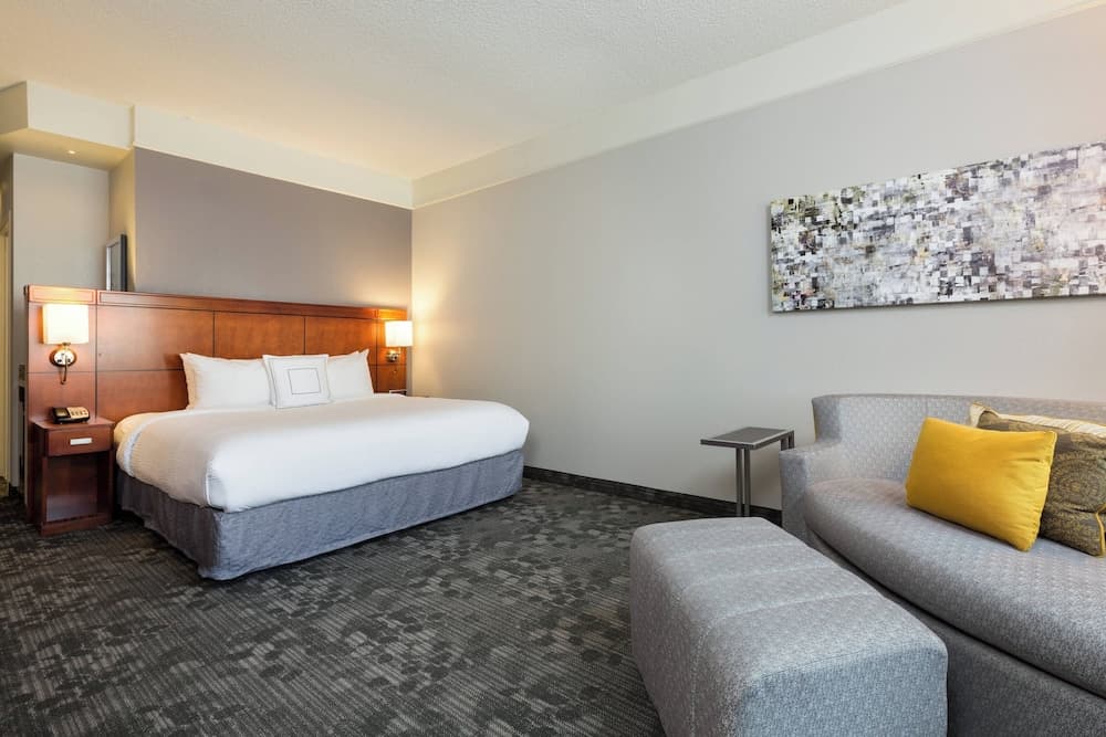 Executive Room, 1 King Bed with Sofa bed at Courtyard by Marriott Houston Galleria in Houston, TX
