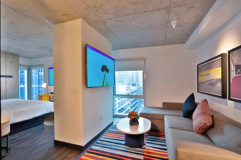 Suite, 1 Bedroom, City View, Corner at Aloft Chicago Mag Mile in Chicago, IL