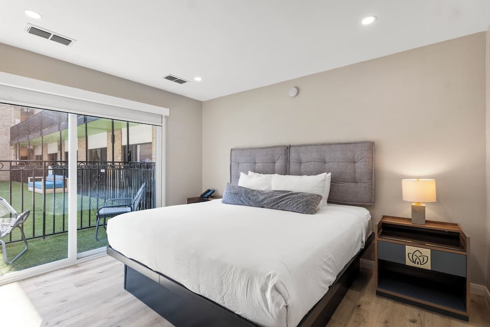 Executive Suite at Riverwalk Plaza in San Antonio, TX