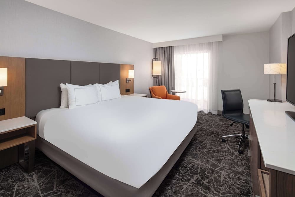 1 King Bed, Accessible, Non Smoking at DoubleTree By Hilton Sacramento in Sacramento, CA