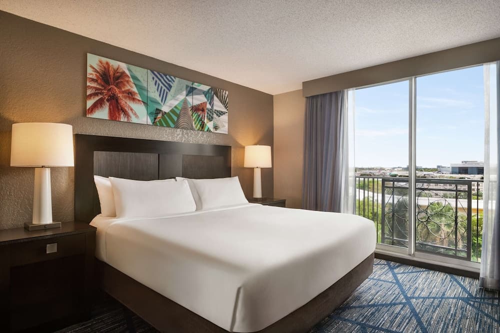 Premium Suite, 1 King Bed (Drinks/Snacks & Wi-Fi) at Embassy Suites by Hilton Miami International Airport in Miami, FL