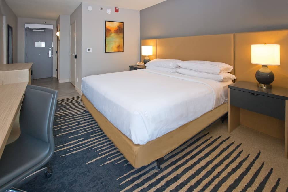 Room, 1 King Bed, Accessible, Poolside (Mobility & Hearing, Bathtub) at DoubleTree by Hilton Chico in Chico, CA