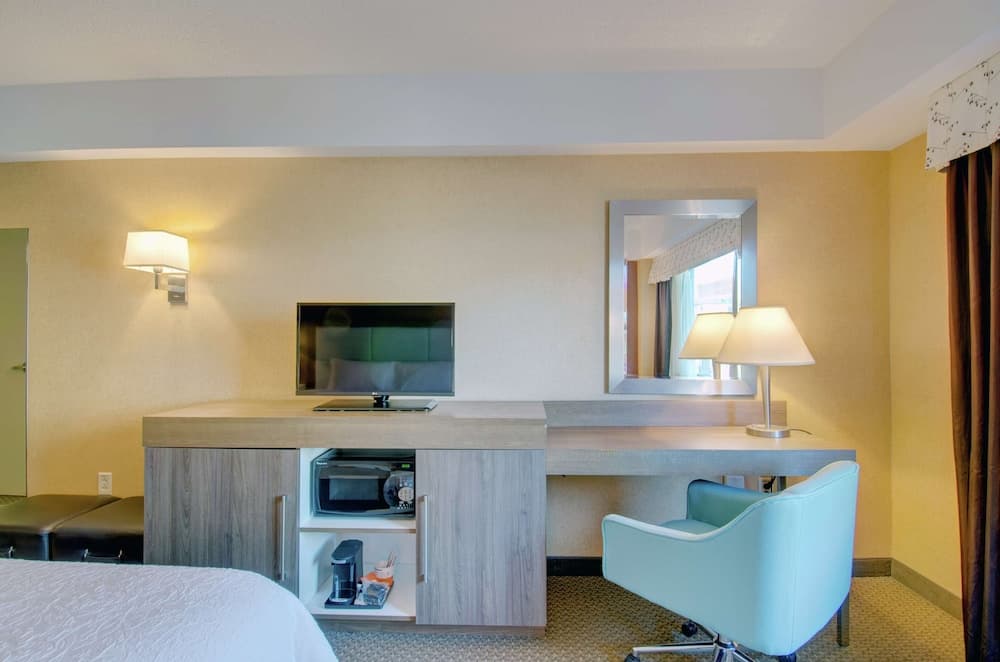 Room, 1 King Bed, Non Smoking at Hampton Inn & Suites Boston Crosstown Center in Boston, MA