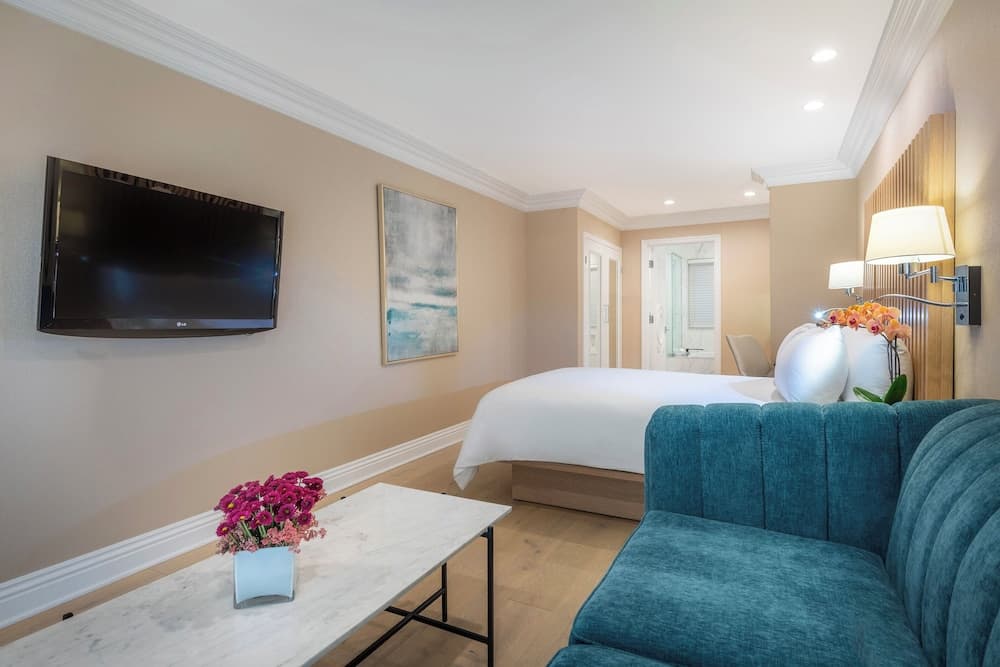 Junior Suite, 1 Queen Bed (Staircase Accessible Only) at Beverly Hills Plaza Hotel & Spa in Los Angeles, CA