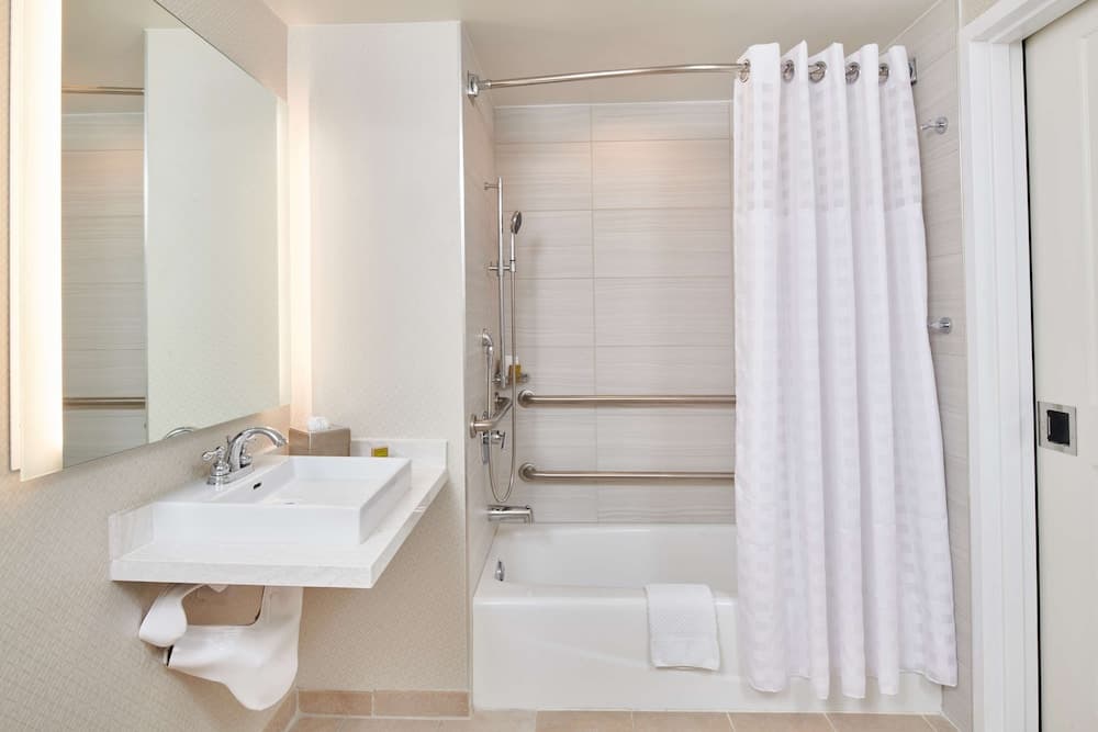 Deluxe Room, 1 King Bed, Accessible, Bathtub at DoubleTree by Hilton Irvine Spectrum in Irvine, CA