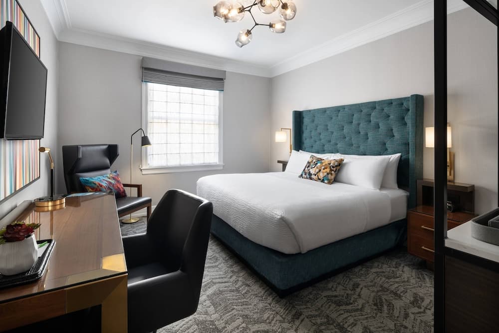 Room, 1 King Bed (Mobility Accessible, Tub) at Courtyard by Marriott San Francisco Downtown/Van Ness Ave in San Francisco, CA