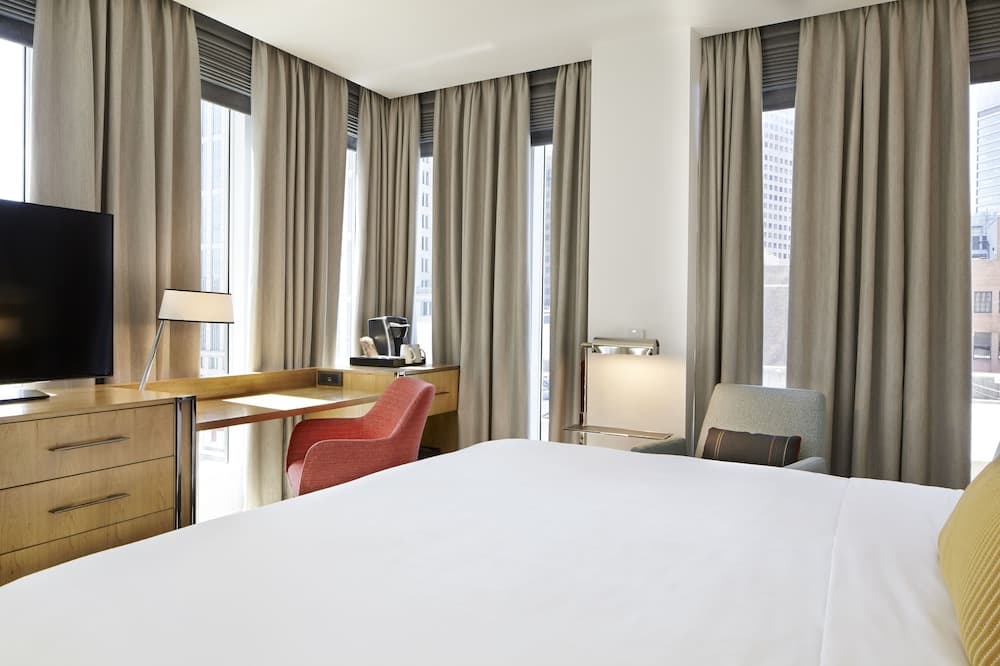 Standard Room, 1 King Bed (Peachtree Street View) at Hotel Indigo Atlanta Downtown by IHG in Atlanta, GA