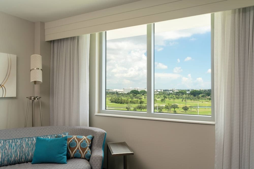 Executive Room, 1 King Bed, Courtyard View at Courtyard by Marriott Miami Airport in Miami, FL