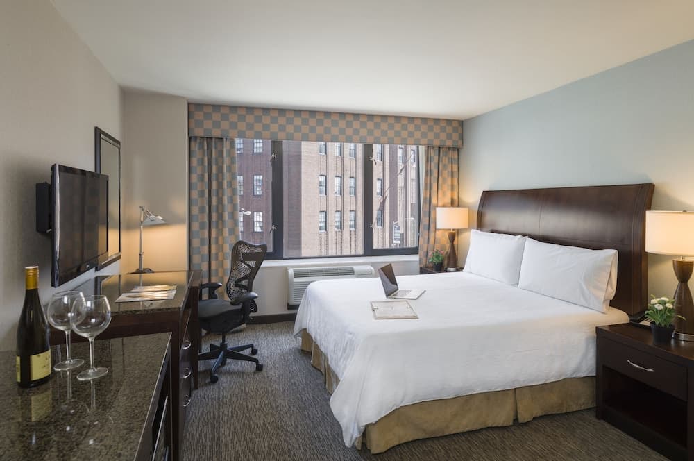 Room, 1 King Bed, Accessible (Drinks & Snacks) at AMTD Idea Tribeca Hotel in New York, NY