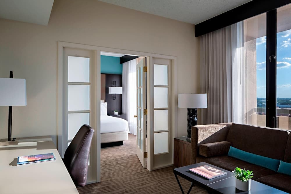 Junior Suite, 1 Bedroom, Non Smoking at Houston Marriott Westchase in Houston, TX