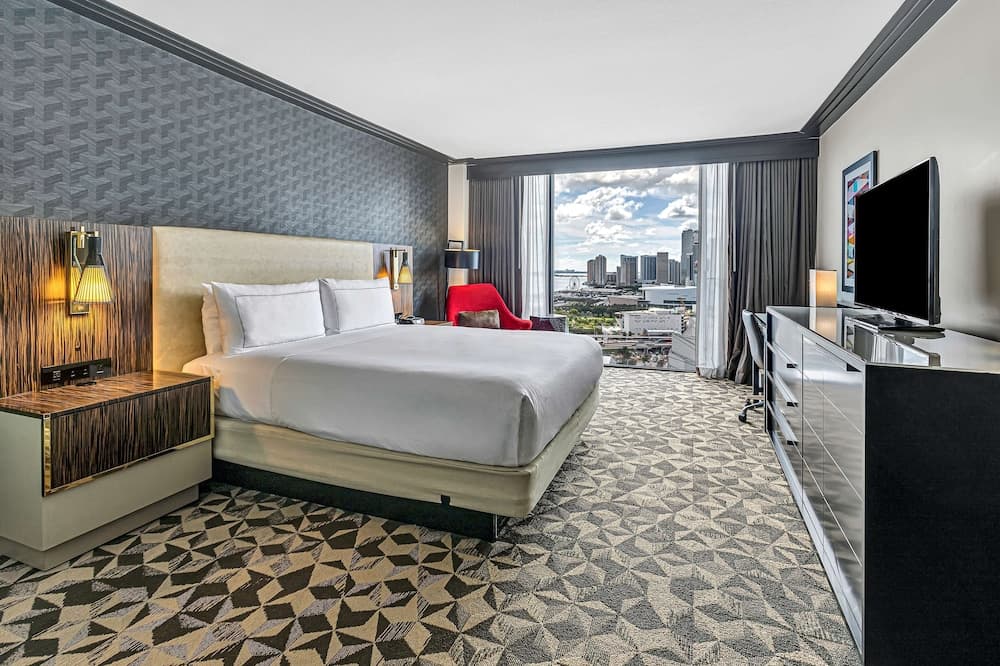 Room, 1 King Bed at Hilton Miami Downtown in Miami, FL