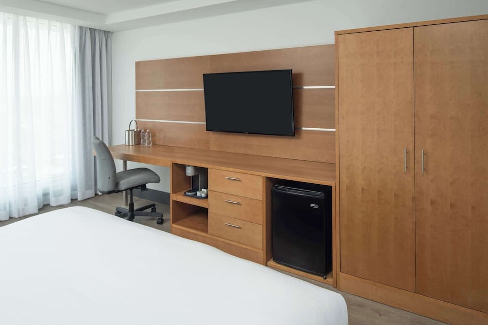 Deluxe Room, 1 King Bed at DoubleTree by Hilton Miami North I-95 in Miami, FL
