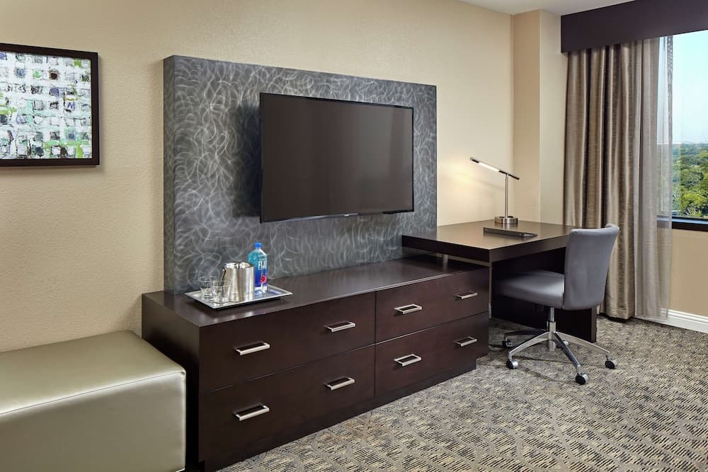 Suite, 1 Bedroom at Hilton Houston Plaza/Medical Center in Houston, TX