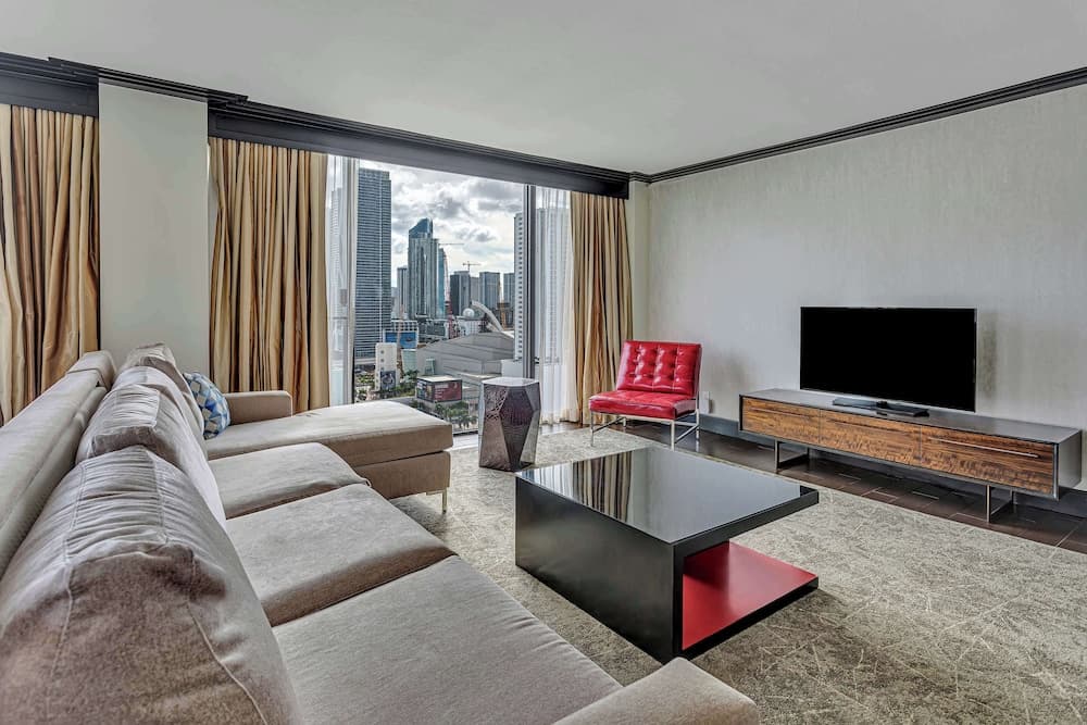 Room, 1 Bedroom, Bay View at Hilton Miami Downtown in Miami, FL