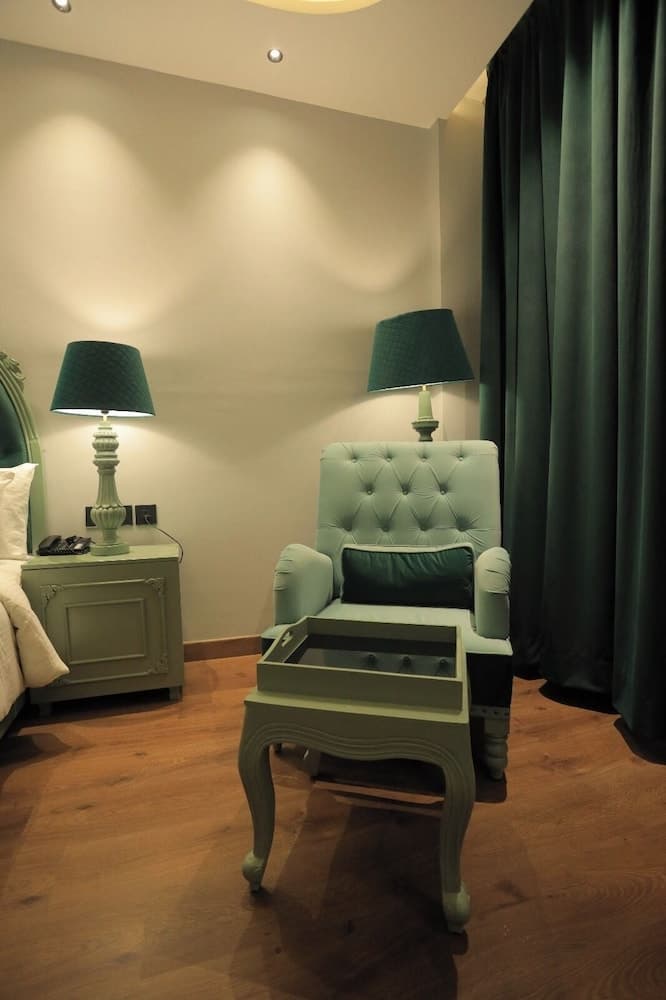 Suite, 1 King Bed, Accessible, Bathtub at Aiden San Antonio Riverwalk in San Antonio, TX