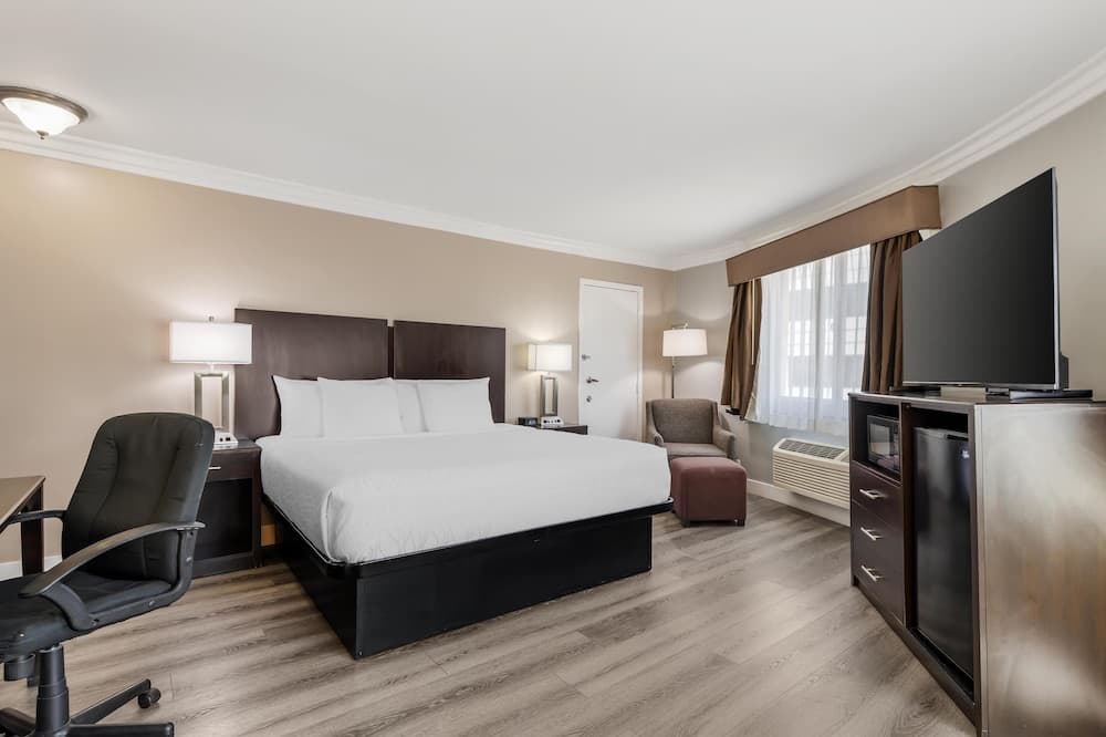 Standard Room, 1 King Bed, Refrigerator & Microwave, Corner at Best Western Plus LA Mid-Town Hotel in Los Angeles, CA